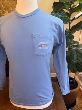 Volunteer Traditions Long-Sleeve Pocket Tee in Light Blue Sz Small